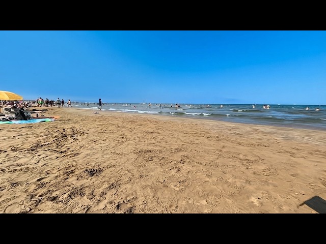 🔮 THE MATRIX IS BREAKING: STEP DIRECTLY INTO THIS VALENCIA BEACH | VR 360°