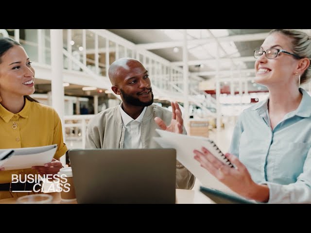 Business Class: Entrepreneur in trouble, how should you react?