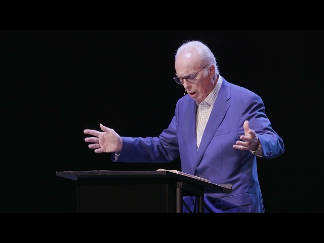 Living in a Perverse World (Philippians 2:12-16) | John MacArthur