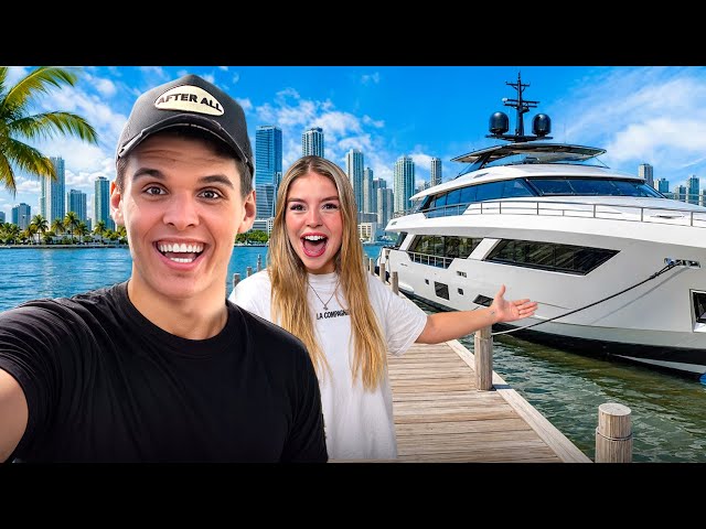 MY FIRST TIME ON A YACHT IN MIAMI...