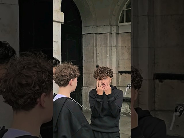 Kids throw GANG SIGNS and disrespect The King's Guard.