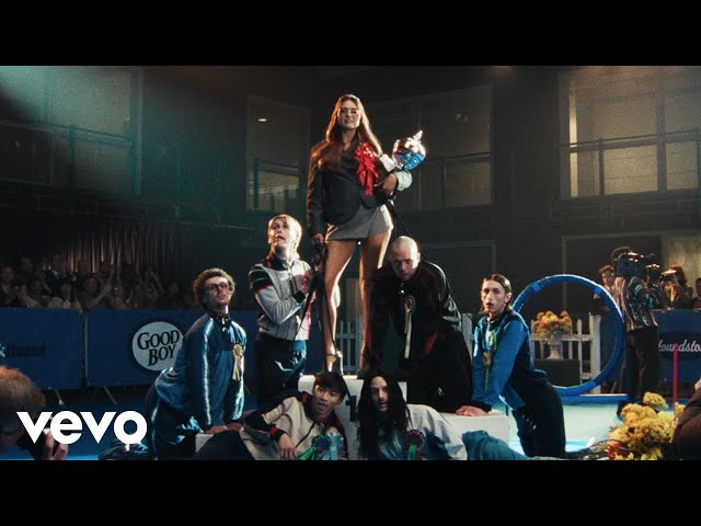 Mimi Webb - Love Language (Official Music Video)
