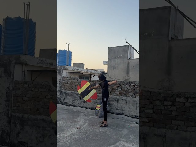 Itani payari kite loot li 😍 #short #kiteflying #youtubeshorts