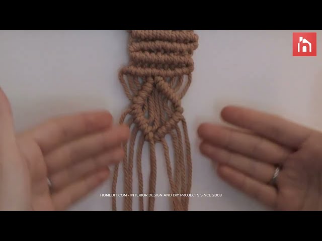 She Tied One Macrame Knot Three Different Ways to Create Completely Different Patterns – Homedit.com