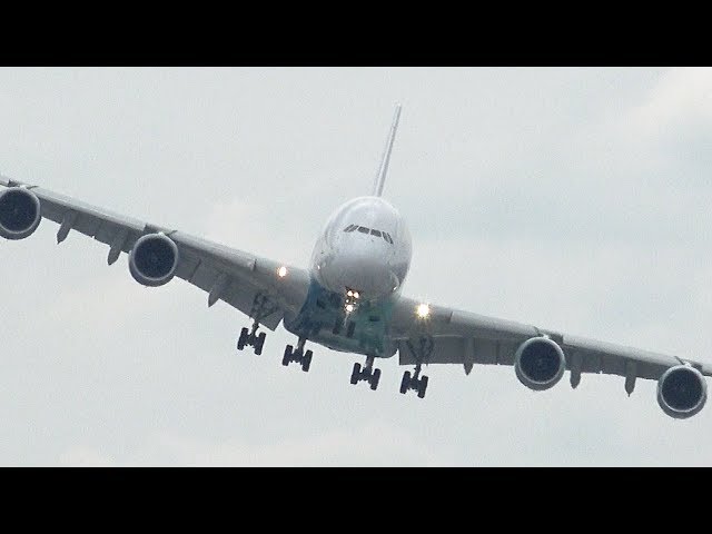 4Kᵁᴴᴰ A380 Hifly flying display at Paris Air Show 2019 - Raising awareness on Coral Reefs