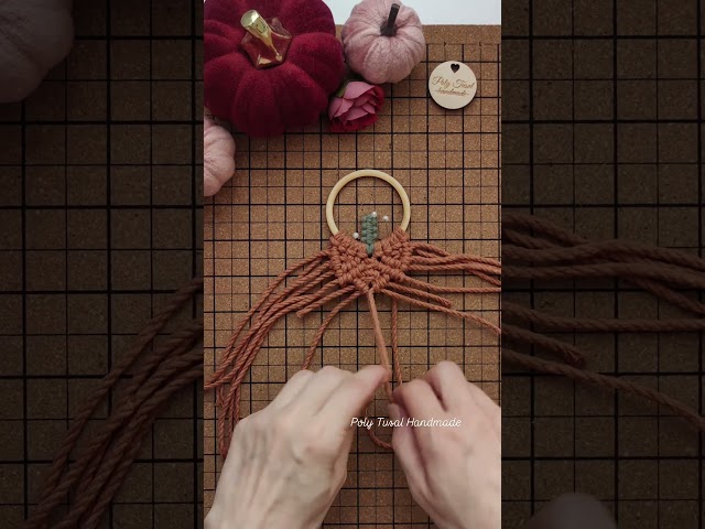 Macrame Pumpkin Hanger making process by Poly Tusal Handmade #diy #tutorial #macrame #crafts