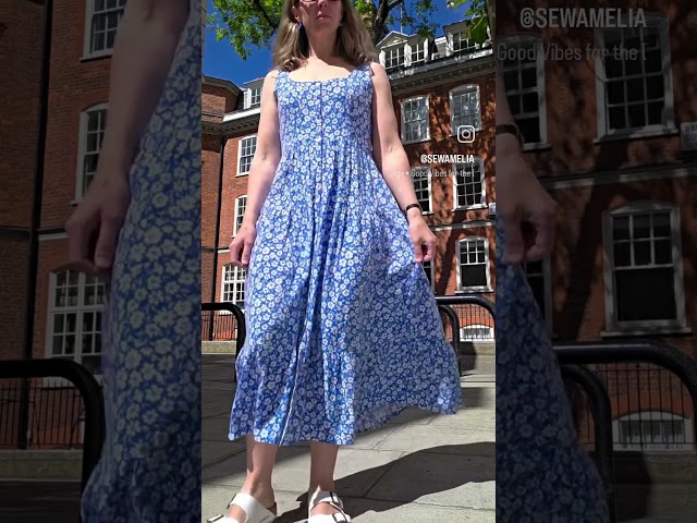 #memademay Day 17 in a @chalkandnotchpatterns Shay Dress. Perfect for London in the sunshine!