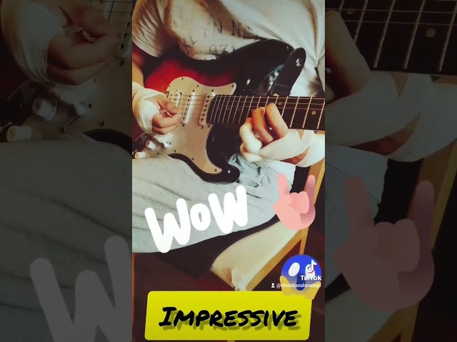 Impressive! Matteo injured his hands and still comes to class #guitar #guitarclass