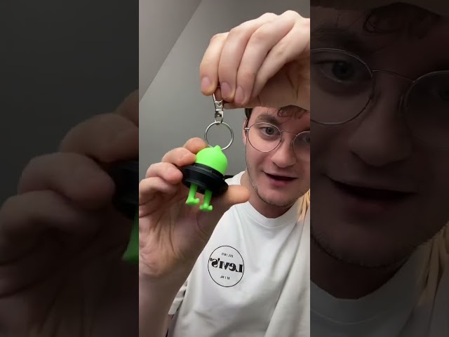3D PRINTED UFO KEYCHAIN!