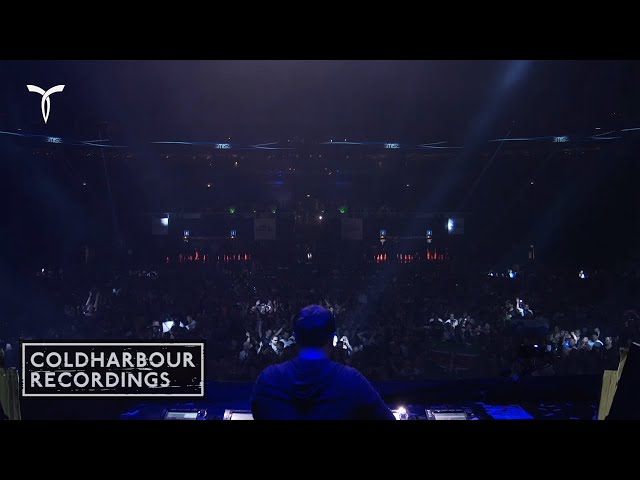 Daxson - While We Wait 🔴 Live At Transmission Prague 2021