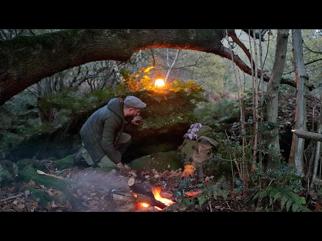 Bushcraft Survival Camp | Sleeping Under A Natural Rock Shelter.