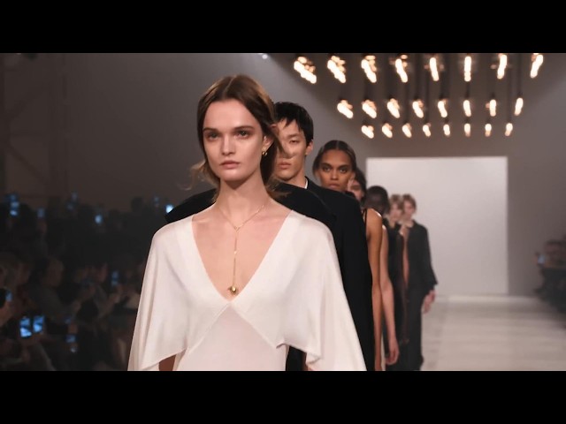 Fendi 2026/2027秋冬米兰时装周时装发布会 Fendi | Fall Winter 2026/2027 | Milan Fashion Week