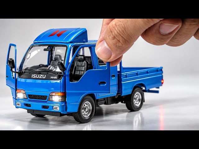 Unboxing of ISUZU NHR Pickup Truck 1:32 Scale - Diecast Model Car RP