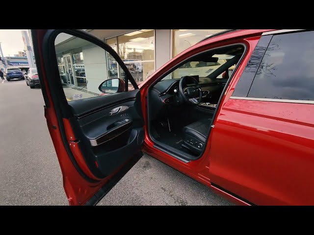 GENESIS GV70 AWD 2023 INTERIOR B-ROLL