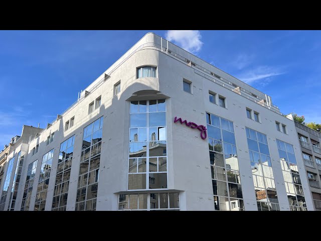 Moxy Paris Bastille by Marriott - One King Bed - Breakfast - Lounge area