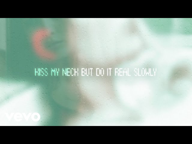 Mimi Webb - Kiss My Neck (Official Lyric Video)