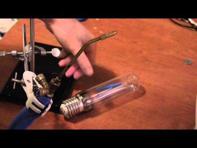 Surprises in dismantling a sodium streetlight!