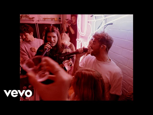The Chainsmokers - iPad (Friends & Family Edition - Live From Alex's Kitchen)