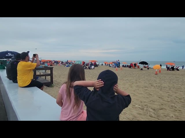 OC Airshow 2022 F18 super hornet high speed pass