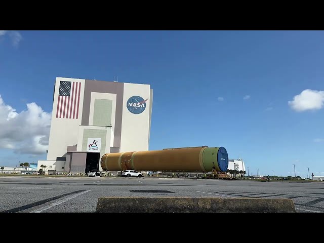 Timelapse: NASA's Artemis 3 core stage rolls into the Vehicle Assembly Building