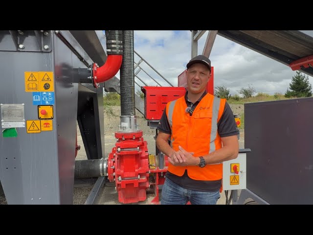 How does a slurry pump work?