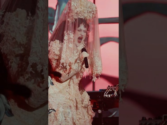 super graphic ultra modern girl at @CoronaCapital 🎥 Bridget Craig