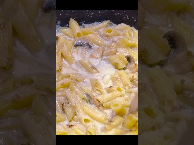 Creamy Penne Alfredo Pasta in 15 Minutes! ⭐ #Pasta  #creamypasta  #easyrecipe  #shorts