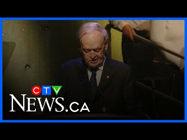 Former PM Jean Chretien receives standing ovation after his message on Canadian kindness