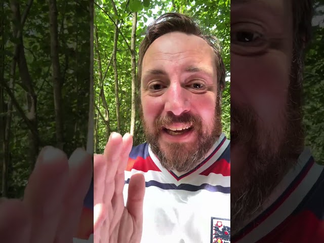 Why are there three lions on the England shirt? 🦁