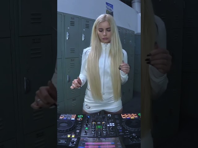 hard and hypnotic 🎛️ #techno