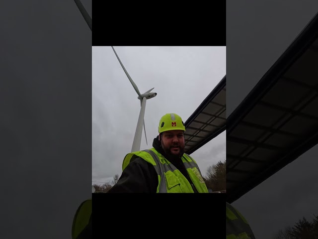 MASSIVE Wind Turbine on Collection Site | UK Trucking