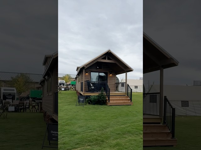 Touring a 400 square foot Prefab Cottage with a Rustic Look! #hometour