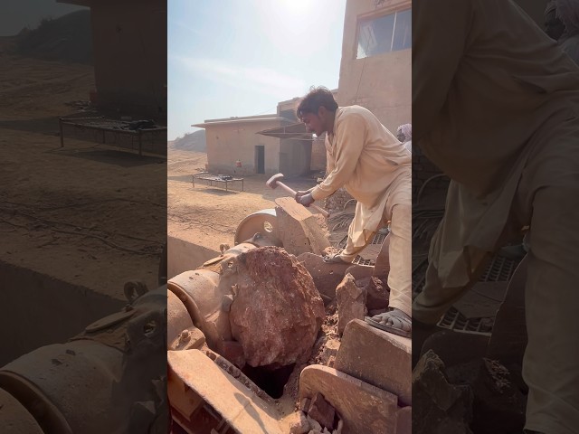 "Big Rock Crusher Machine: A Giant in Action"Big Rock Crushing: A PowerfulProcess"#stonecrusher