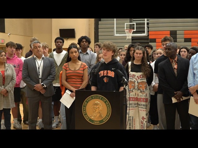 Gov. Ferguson discusses statewide "Away for the Day" cellphone policy at Lewis and Clark High
