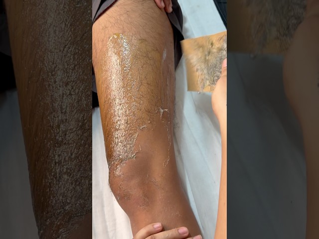Barsaat Mein Legs Wax Kaise Karein? 🌧️ | Aloe Vera Wax Ke Saath // How to Wax Legs During Monsoon