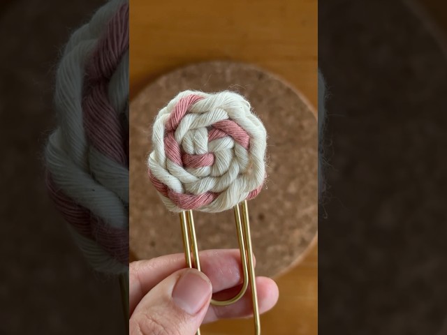 Macrame rose bookmark #macrametutorial #macrameflower #diy #macramebookmark #rosecraft #macramegift