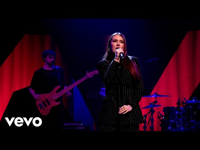 Mimi Webb - Red Flags (Live on The Graham Norton Show)
