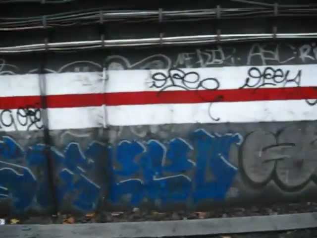 Paris metro tunnel graffiti animation