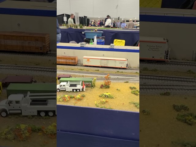 Great warehouse, great colors - Edmonton Train Show 2026