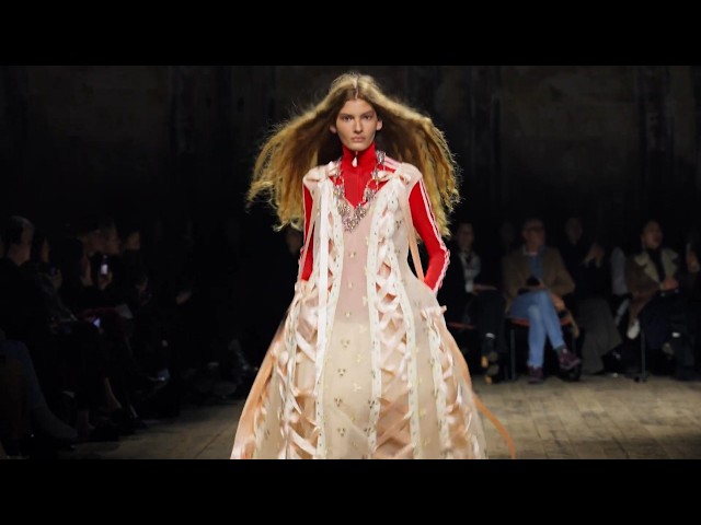 Simone Rocha 2026/2027秋冬伦敦时装周时装发布会 Simone Rocha | Fall Winter 2026/2027 | London Fashion Week