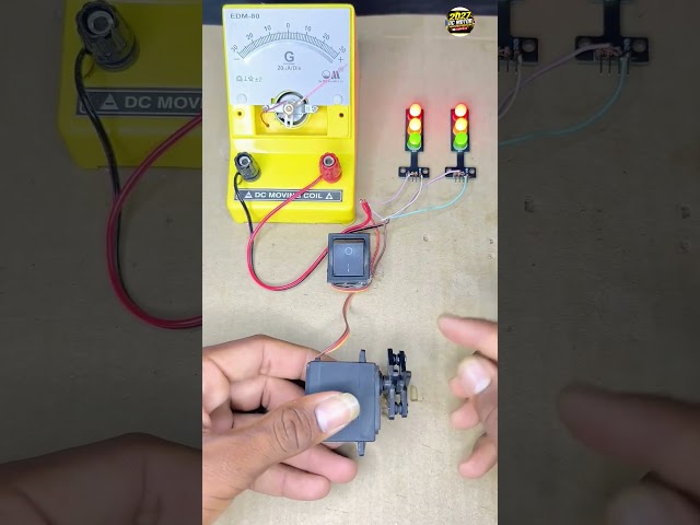 Two Traffic Light and Anloang Voltmeter With a Usaing Servo Motar DC-Motor#shorts #dcmotor