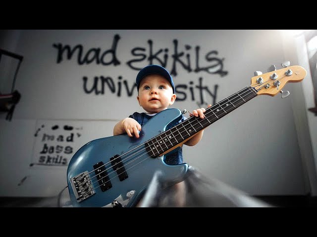 How to Play Bass Guitar for Beginners in 15 Minutes. #bassguitarlessons  #basslessons #madbass&keys