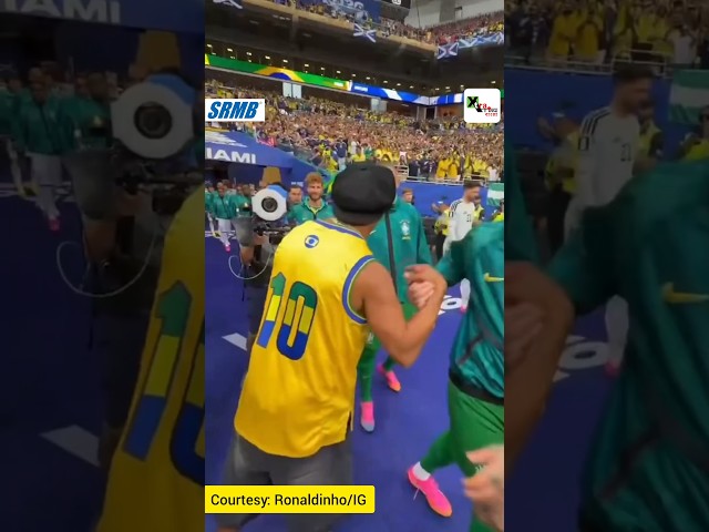 Brazil দলের প্রত্যেক খেলোয়াড়কে মাঠে নামার আগে উৎসাহ দিচ্ছেন প্রাক্তন তারকা Ronaldinho!