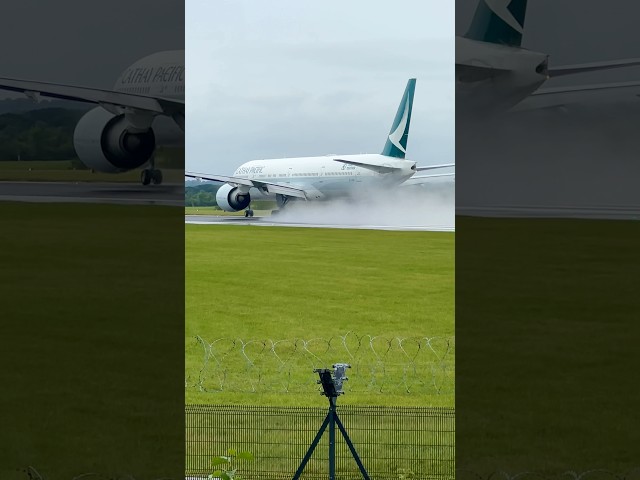 Cathay Pacific 777 Mega Spray 🌊