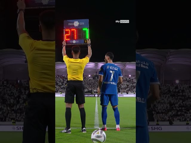 Gabriel Martinelli makes Al-Hilal debut 🔵