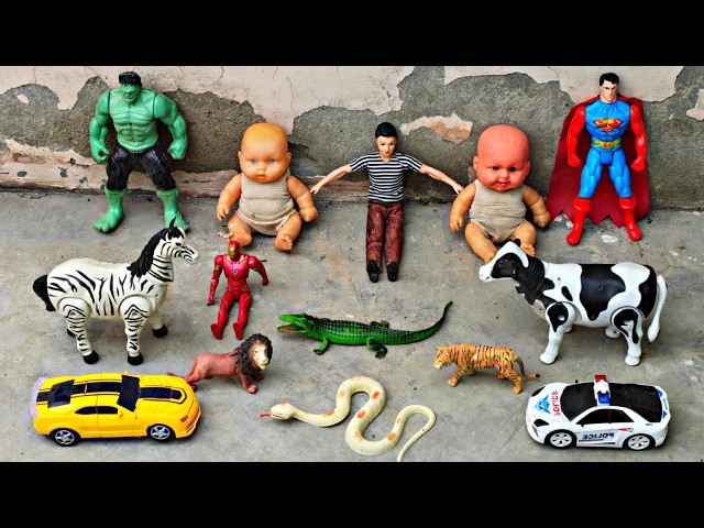 Arey bachho dekho spiderman ko crocodile ne pakad liya - gadi wala cartoon video