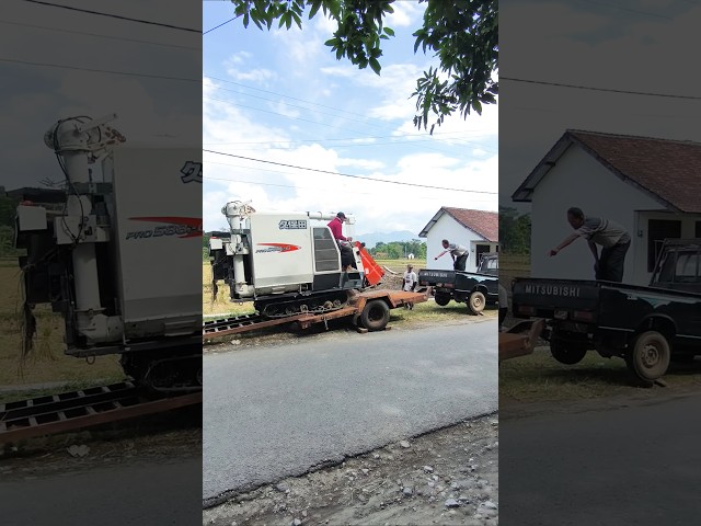 COMBINE HARVESTER KUBOTA PRO 588i TOWING L300 eps 90 #kombisawah #combineharvester #automobile
