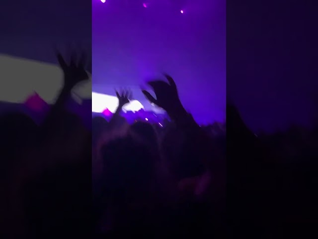 USA. Let's dance?