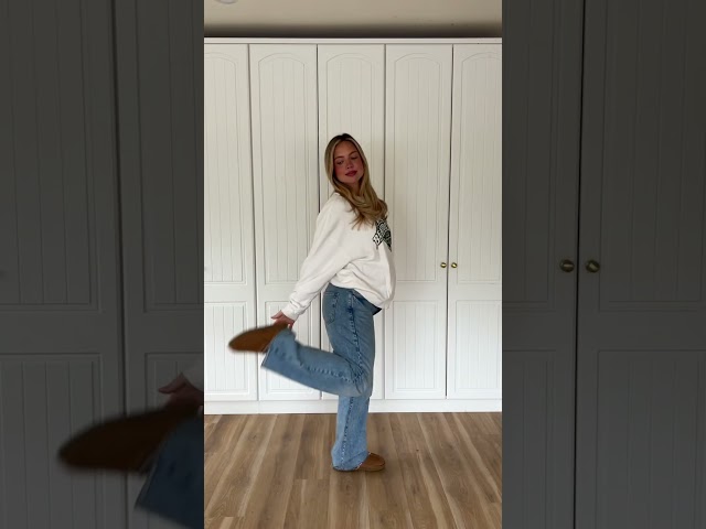 Jeans extender has been the real hero this pregnancy #ellepearls #pregnancyfashion #ootd #39weeks