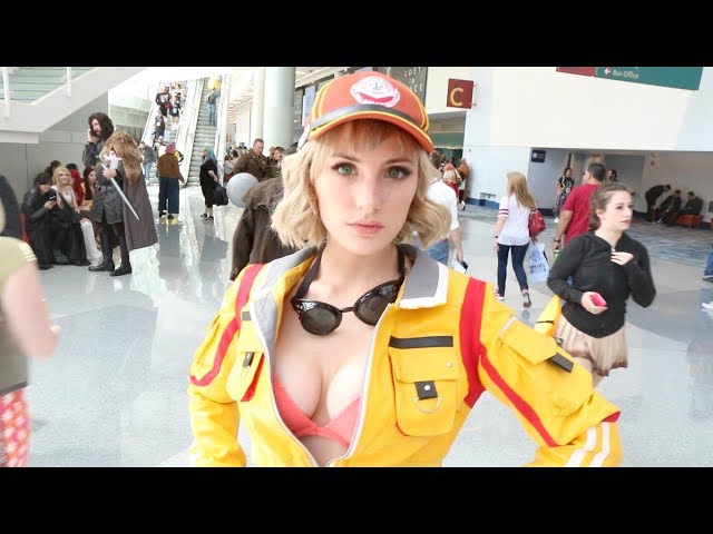 Meet Julia! Final Fantasy Cosplay at WonderCon 2018